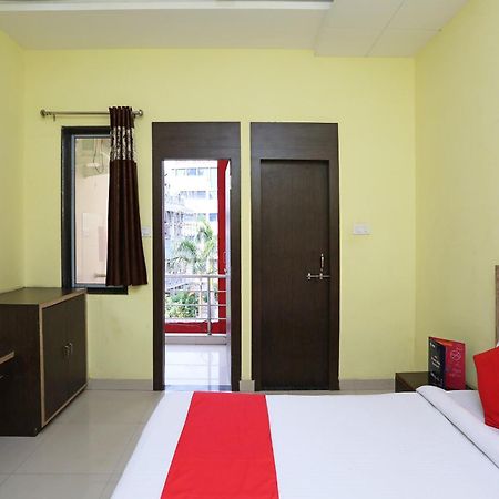 Collection O Hotel Pearl Rāipur Extérieur photo
