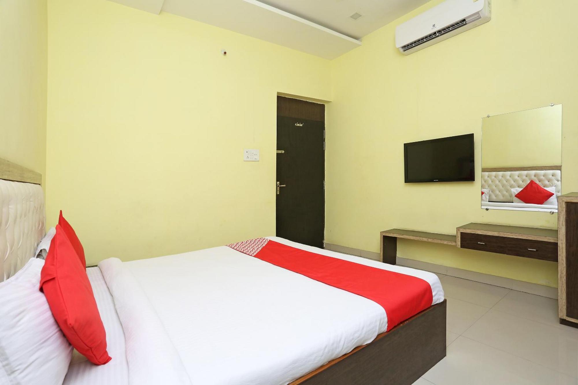 Collection O Hotel Pearl Rāipur Extérieur photo