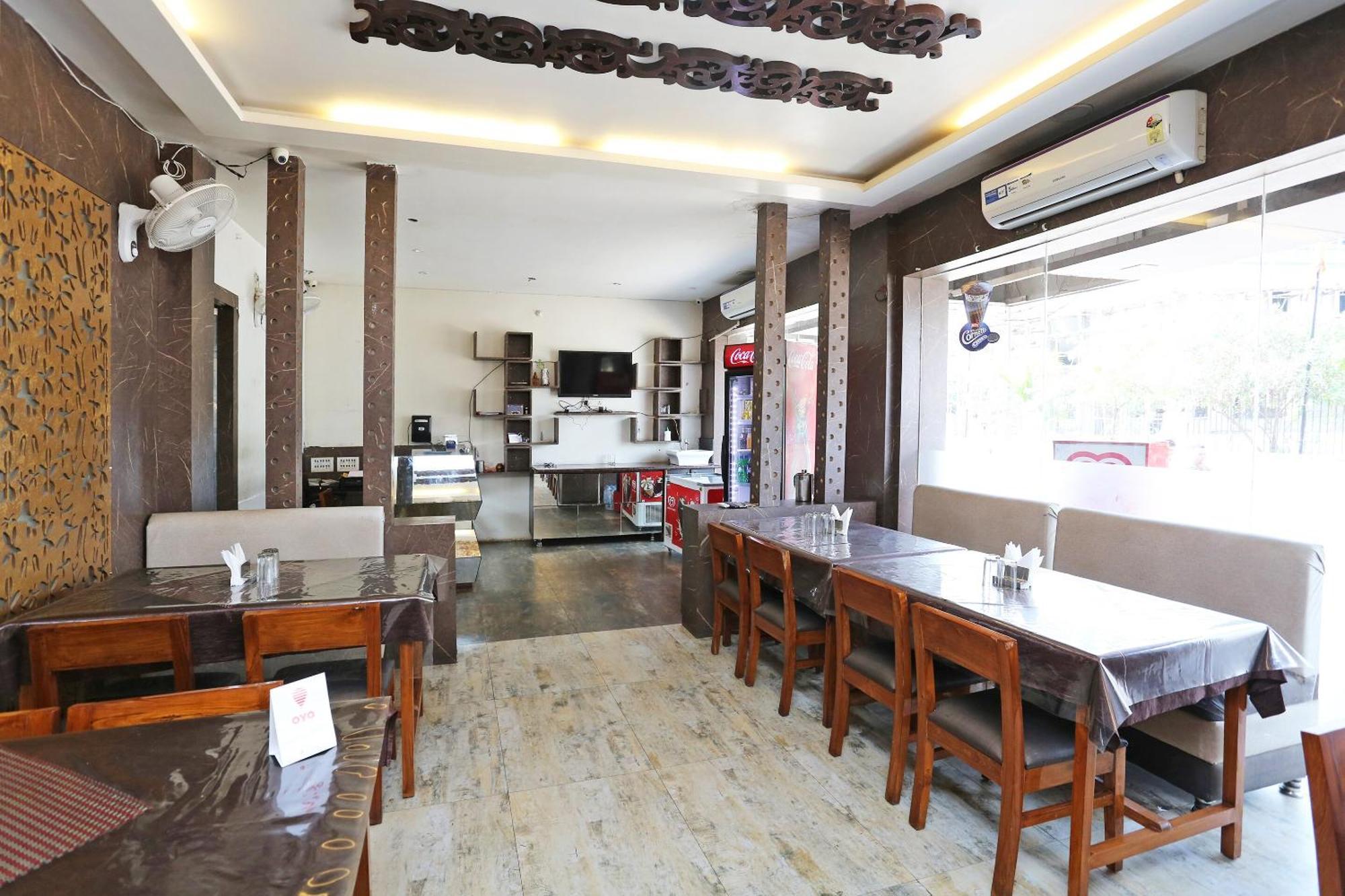 Collection O Hotel Pearl Rāipur Extérieur photo